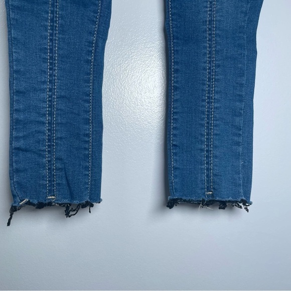 Free People Size 27 Pull On Skinny Jeans High Rise Elastic Waist Frayed Hem - Picture 4 of 15